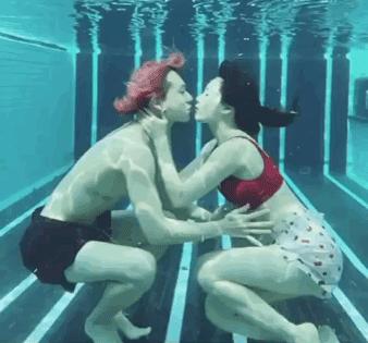 泫雅金晓钟公开恋情是真的吗,泫雅龙俊亨晒牵手照疑似公布恋情