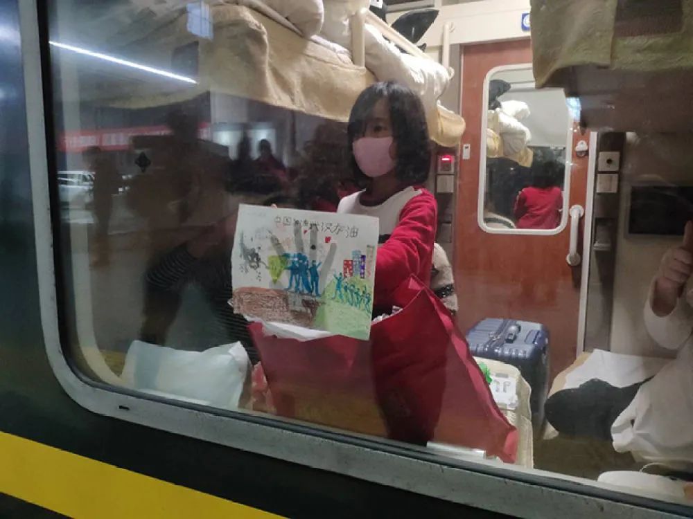 春天的儿童画照片,童画春天