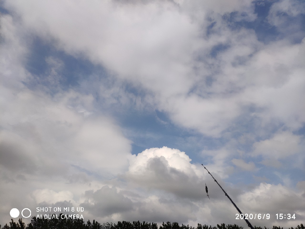 钓翘嘴亮片的挂法,亮片操作手法技巧