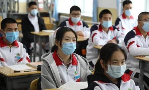 深夜通报！新增1例，为酒店帮厨人员，14天内无外出史；拿规划中的地铁打广告，郑州一开发商被罚50万一审开庭丨大河早新闻（语音版）