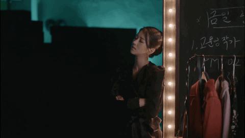 徐睿知倒钩眼线妆,金秀贤徐睿知魔女作品