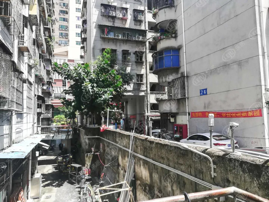 实探楼盘工程进度,实探现房改善楼盘