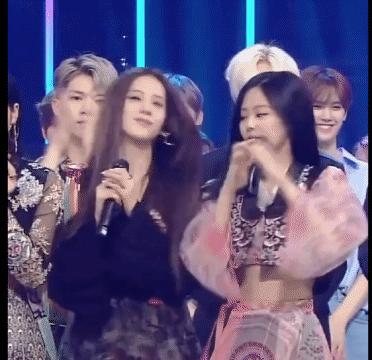 钟楚曦参加节目同款衣服,钟楚曦倪妮同款礼服