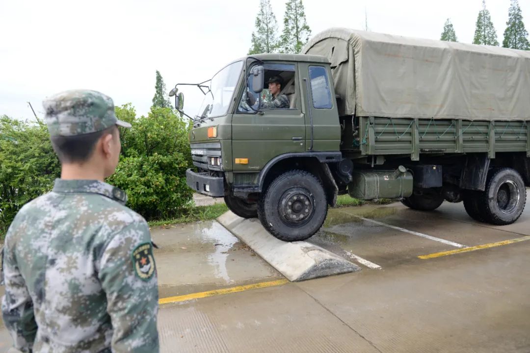 关注｜军车直选驾驶员是如何考试的？图片来了