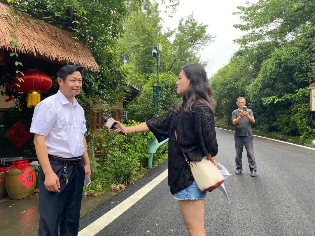仪陇媒体记者,新闻记者体验农村生活