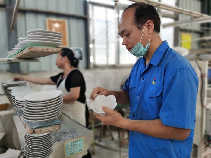 这名陶瓷工人，如何逆袭成长为教授级专家