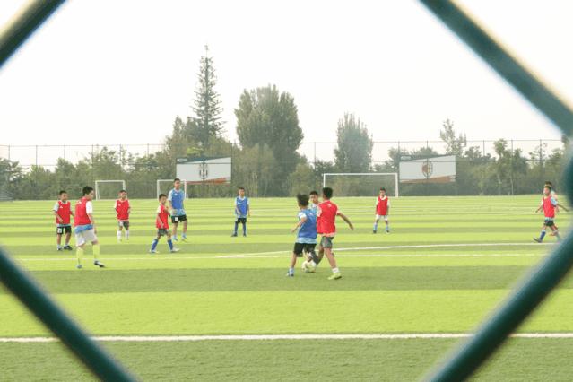 让足球爱好者的狂热,在曲江野蛮生长