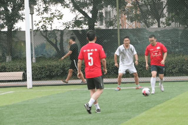 让足球爱好者的狂热，在曲江野蛮生长