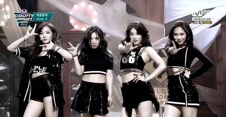 出道即巅峰，拿奖拿到手软，业务没得挑歌红人不红的她还能翻身吗