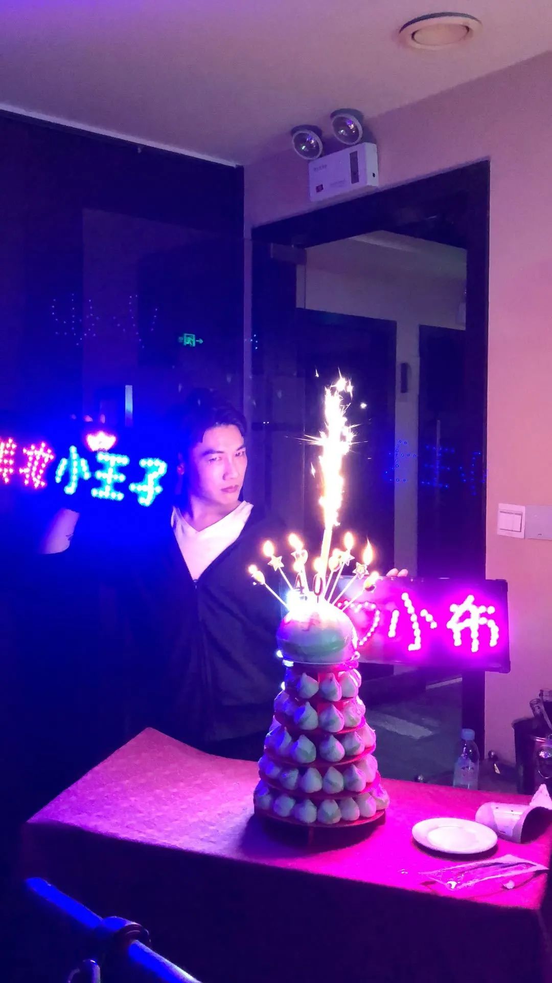 都说男人就是要大包，布耀廉到底谁大包