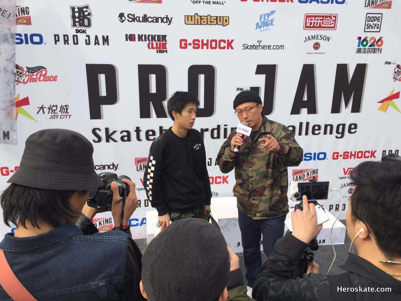 vans哪一年火起来的,vans为什么跌下神坛