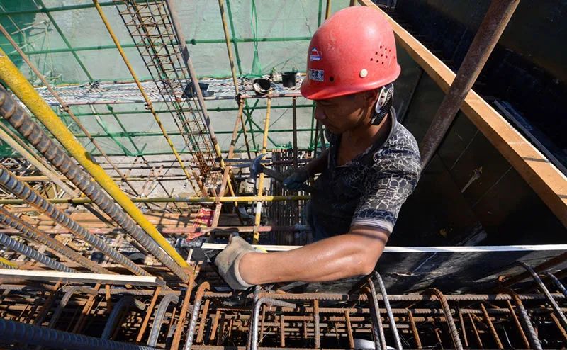 建设单位、承包企业供需精准对接洪山区为建筑企业办“相亲专场”