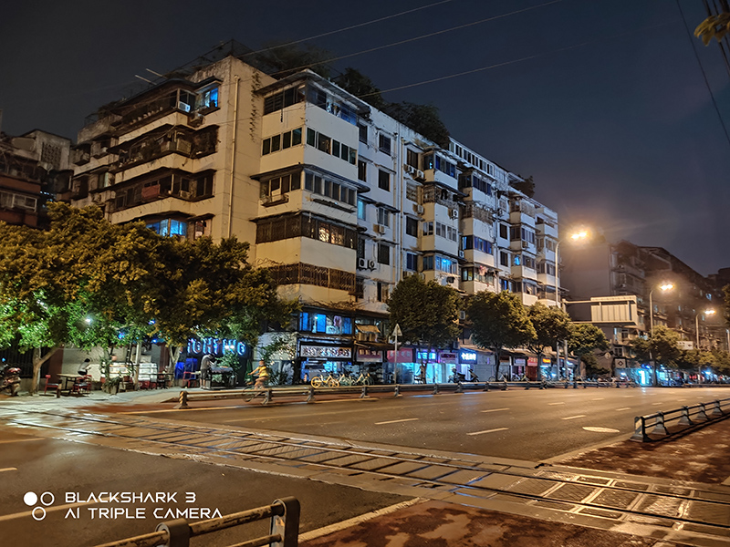 腾讯黑鲨游戏手机3S开箱：风格仍然鲜明，娱乐体验继续提升