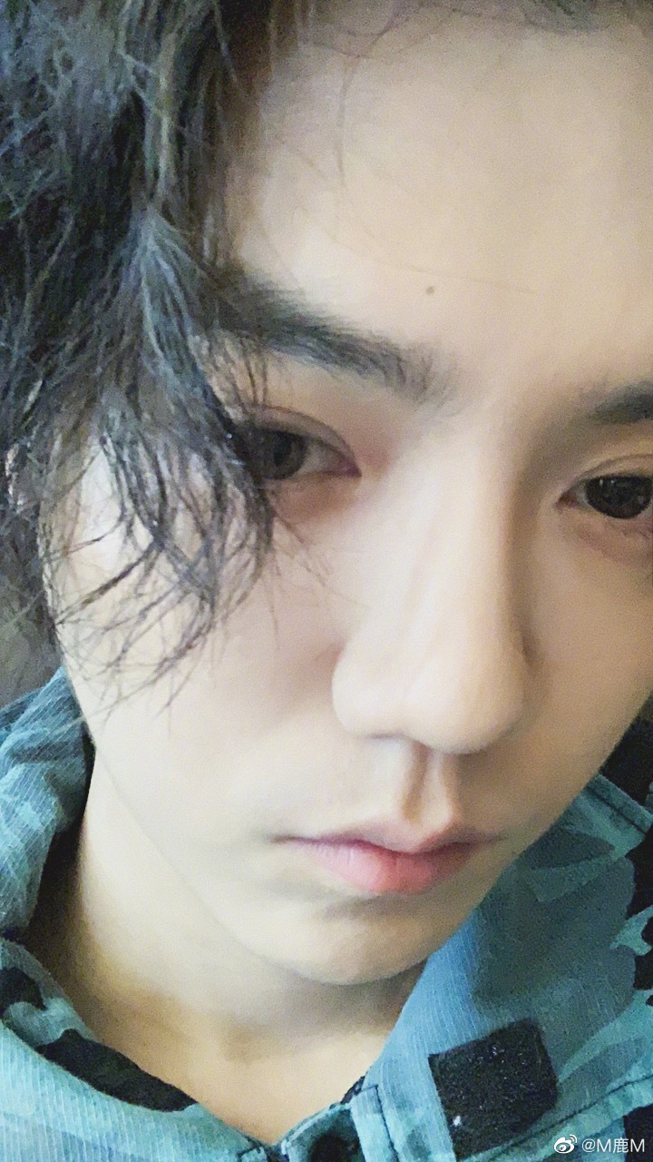 鹿晗ins晒手表,鹿晗深夜发文晒图