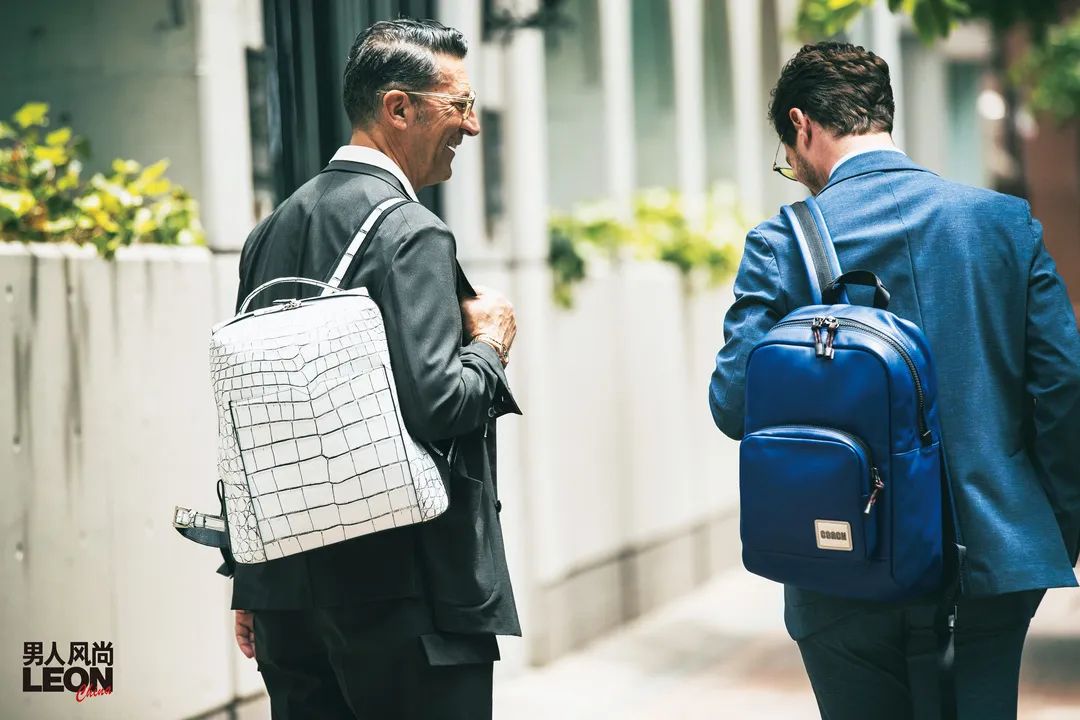 不只是实用，双肩包更要“玩出彩”