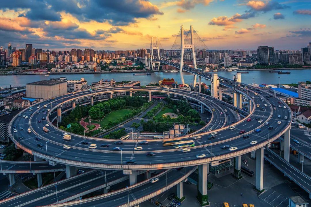 黄浦江变宽,黄浦江上过江通道