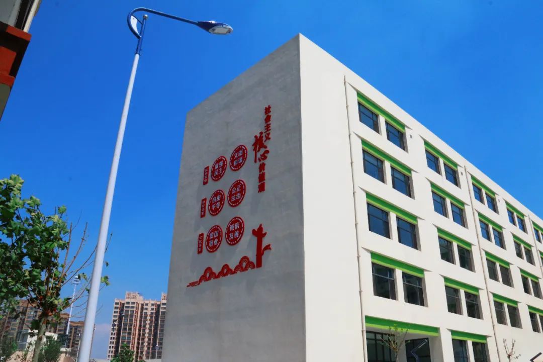 秋高气爽景致新！晋城这所新学校令人称奇