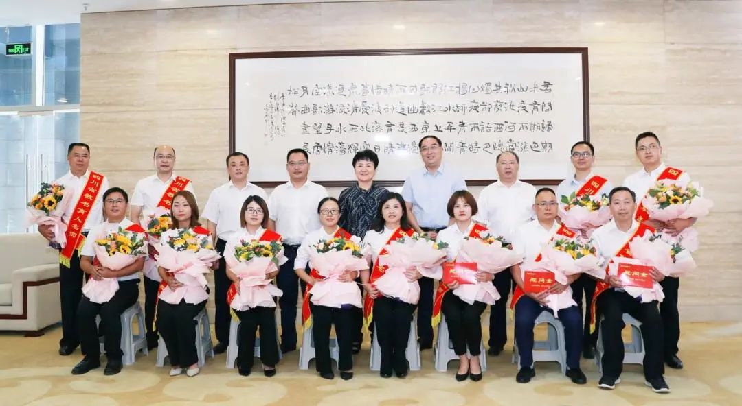 看望慰问优秀教师代表,慰问优秀教师代表和教育工作者