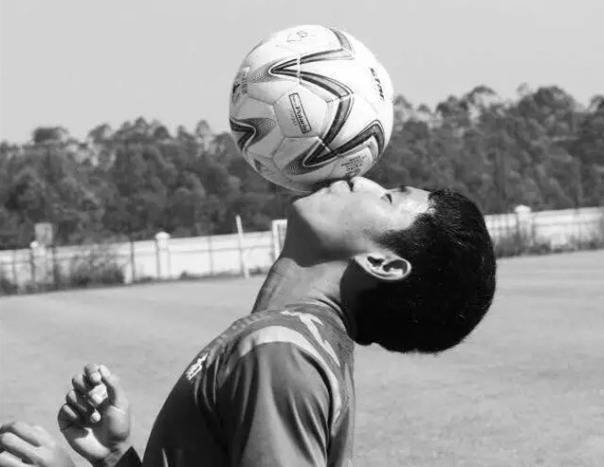 丽江年轻足球运动员在大连,丽江足球小将入选