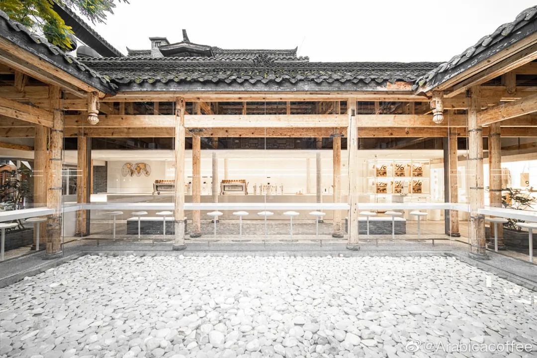 凭借一家%Arabica门店获得2020建筑界奥斯卡大奖，青山周平这次又出手了