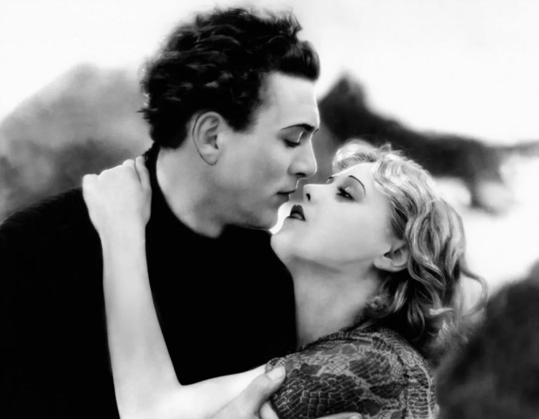 这个男导演,每天都在PUA他的女演员