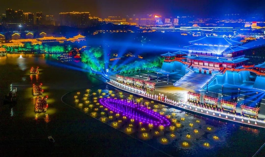 越夜越嗨丨顶级夜跑景区，给你成本最低的人鱼线！