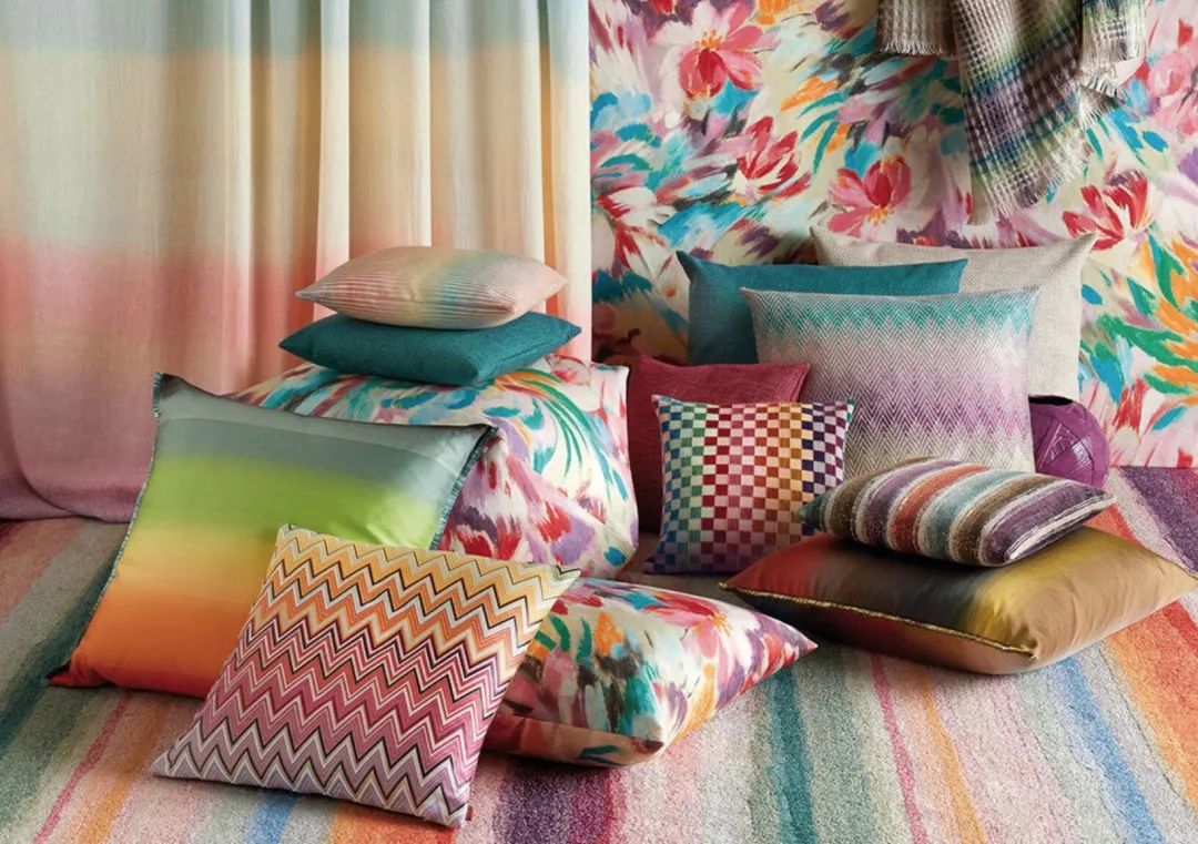 ADSelect｜初秋霓虹，就是要“好色”给你看