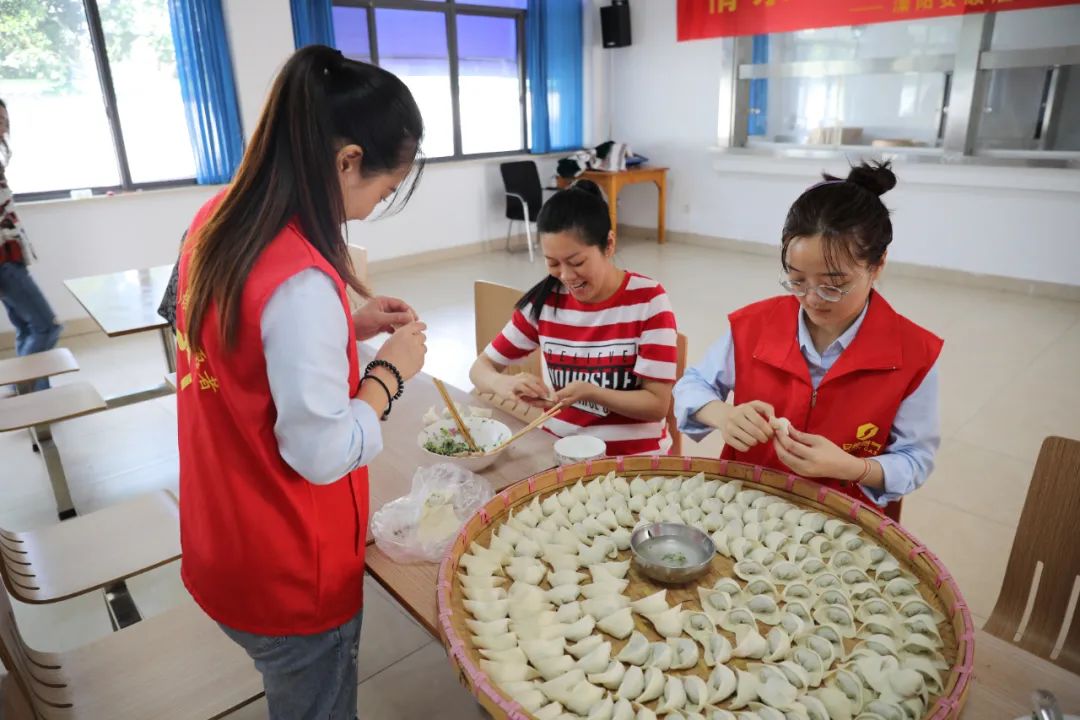 暖心！安顺燃气送“福气”啦