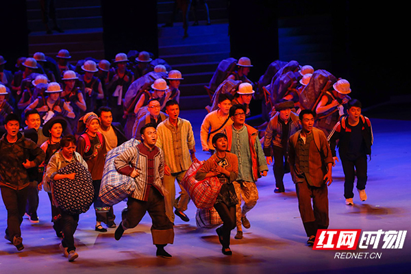 反响|数度落泪《大地颂歌》将湖南扶贫点滴刻进了人们心里