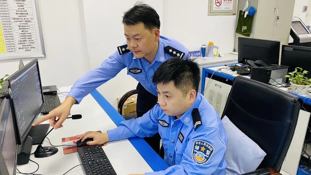 国庆我在岗向国庆献礼,中秋国庆双节我在岗文案