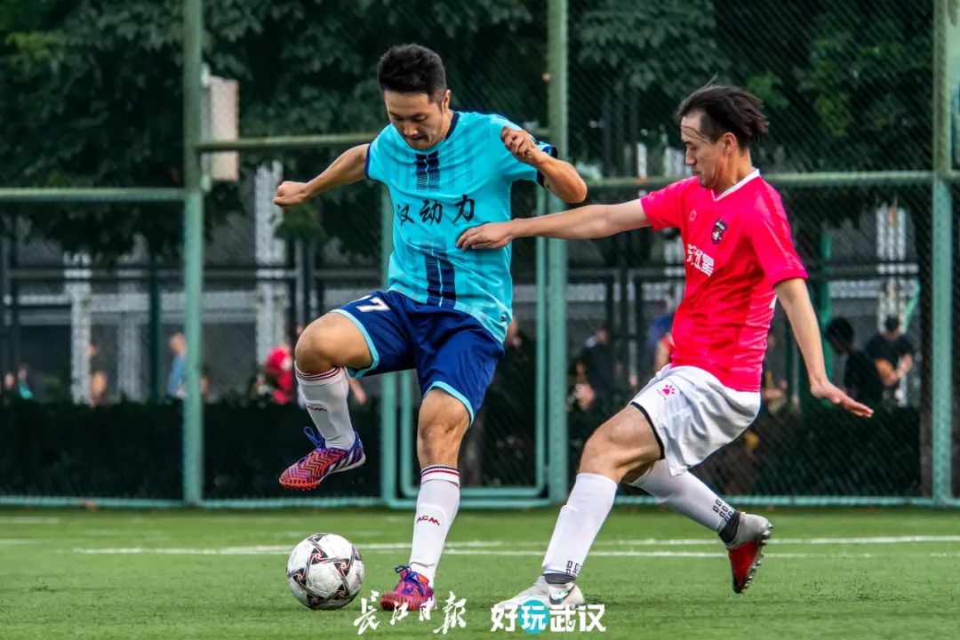 职工足球赛在胜利中落下帷幕,长江杯武汉职工足球