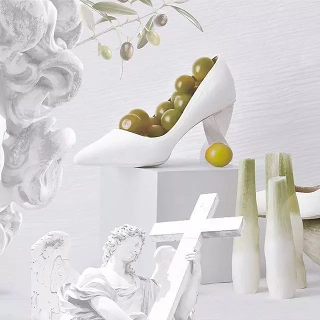 同样的预算买二手车还是新车,爆款靴子和小众靴哪个好