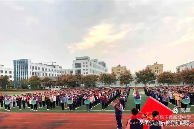 高举团旗跟党走黑板报,高举团旗跟党走主题板报