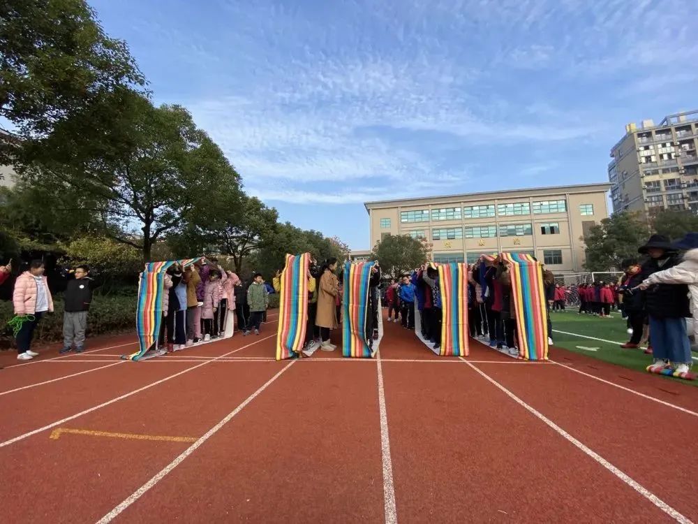 江苏每天一节体育课,深圳学校每天一节体育课