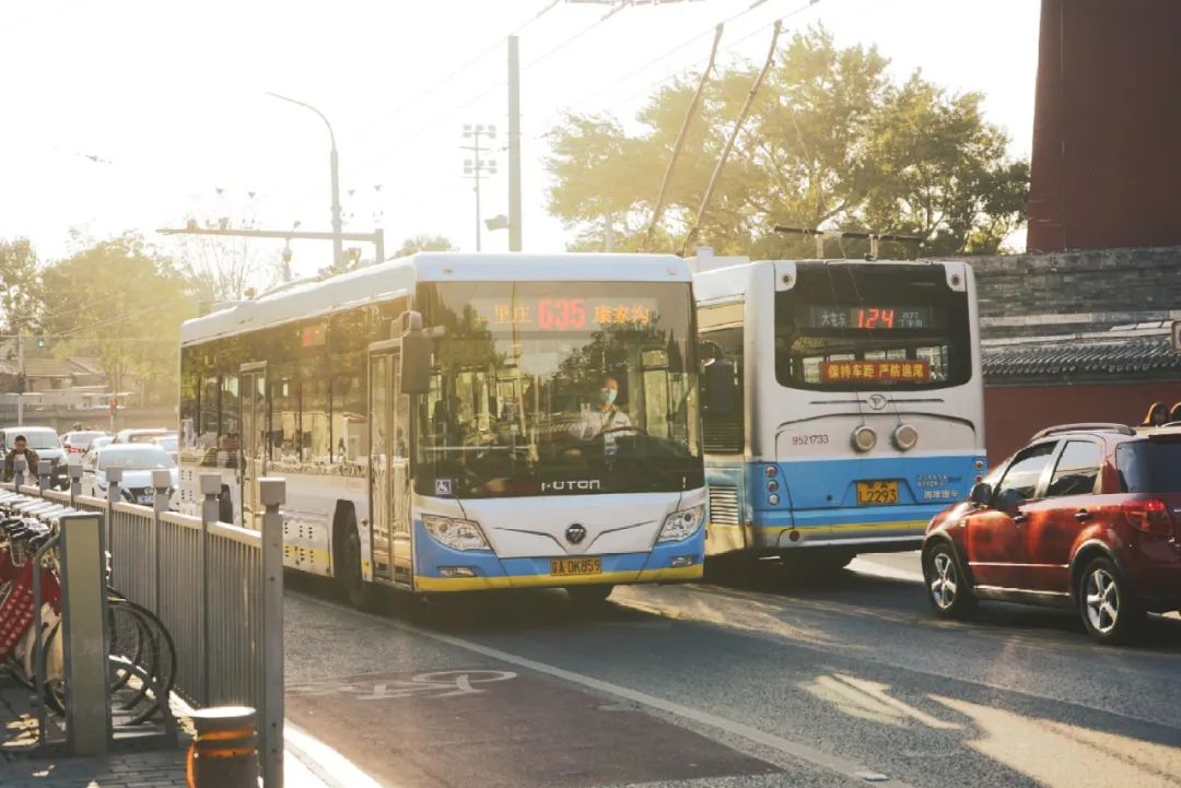 惊艳！中华大地开启秋色滤镜，一篇《故都的秋》写尽秋日之美