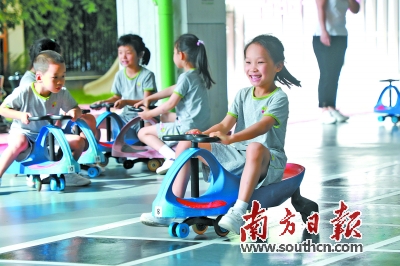 老师们的笑脸是幼儿园最美的风景,最美的风景是孩子灿烂的笑脸