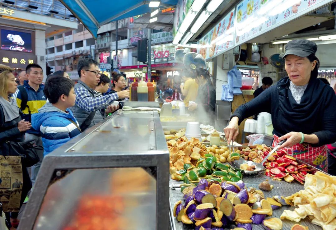棣欐腐鐢ㄨ尪鍜屽ザ娣峰悎鎴愮殑楗枡,棣欐腐鐨勯ギ鏂欓兘鏄敤鑼跺仛鐨勫悧