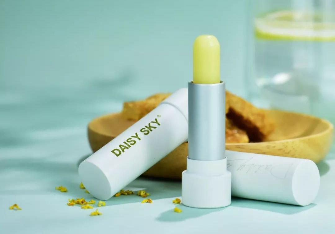 唇膏选不对有致癌风险,唇膏致癌真假