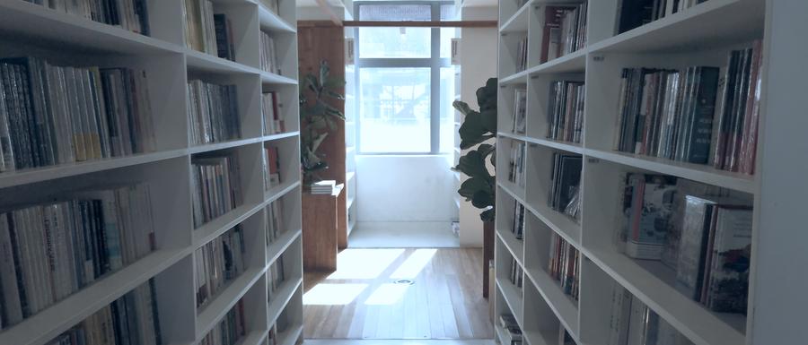 索尼xperia1iii对比苹果13promax,外观与索尼xperia1iv相似的手机