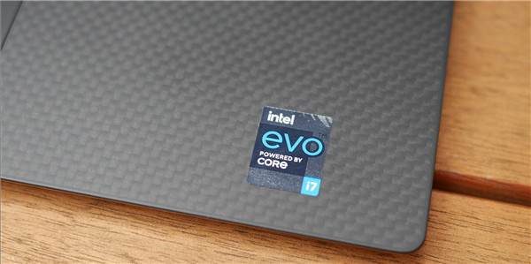 2020版戴尔XPS13二合一评测：机身精美性能强但缺陷犹存
