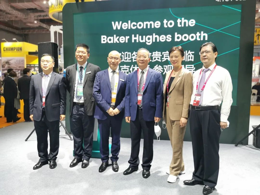 参展闵行企业有啥亮点？跟着区领导逛进博就知道了