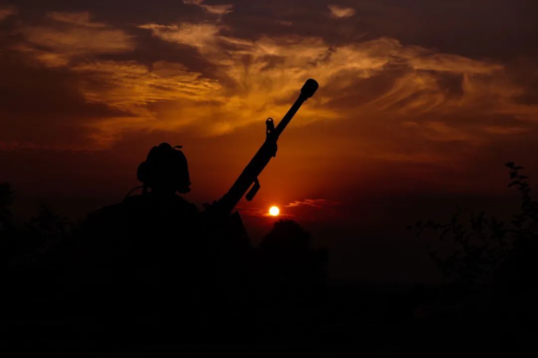 閲嶈繑涓夌晫,閫佸埆涓夌晫