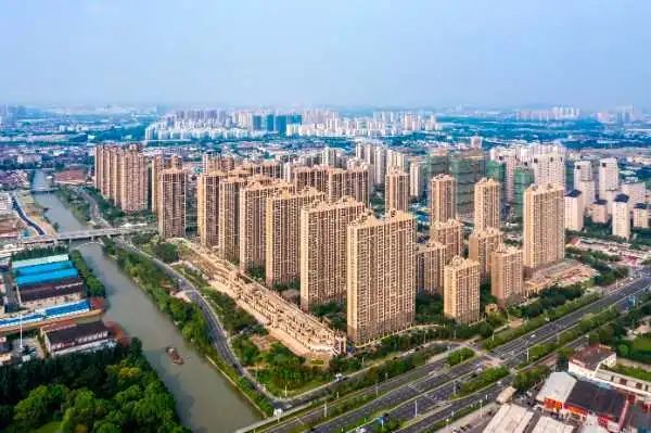 走向我们的小康生活|抖落一身“灰”老工业区“凤凰涅槃”