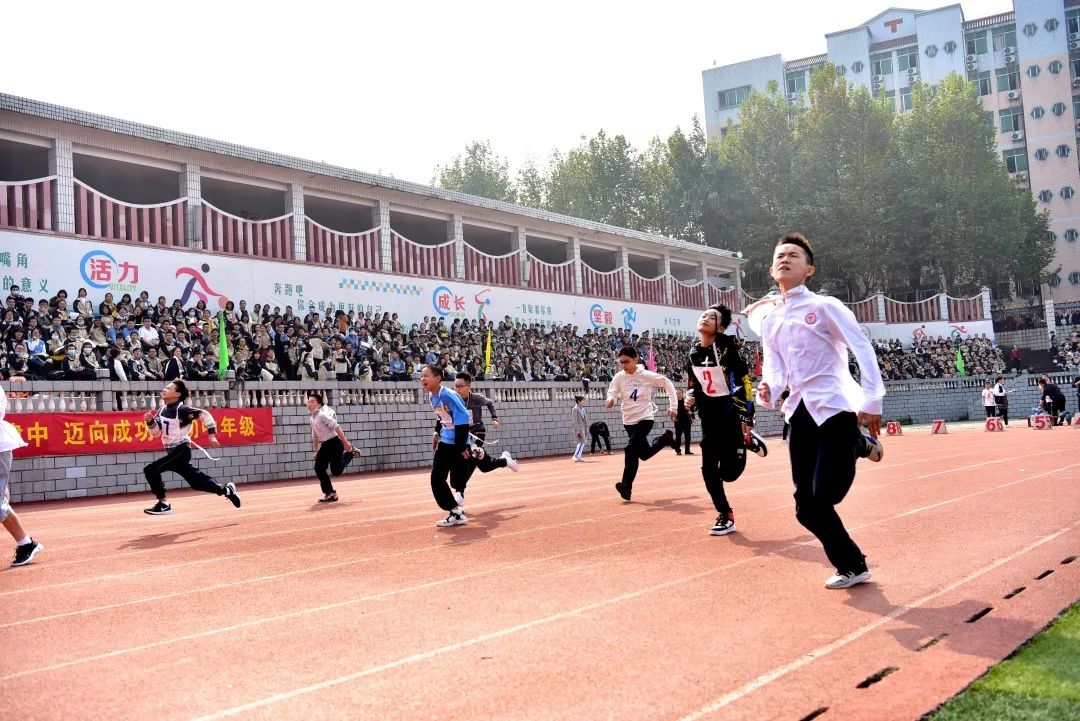 奔跑的青春江津中学,江津滨江新城江津中学