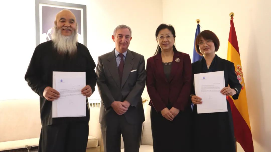 妇联组织女企协捐助抗疫物资,妇联联合基金会捐款