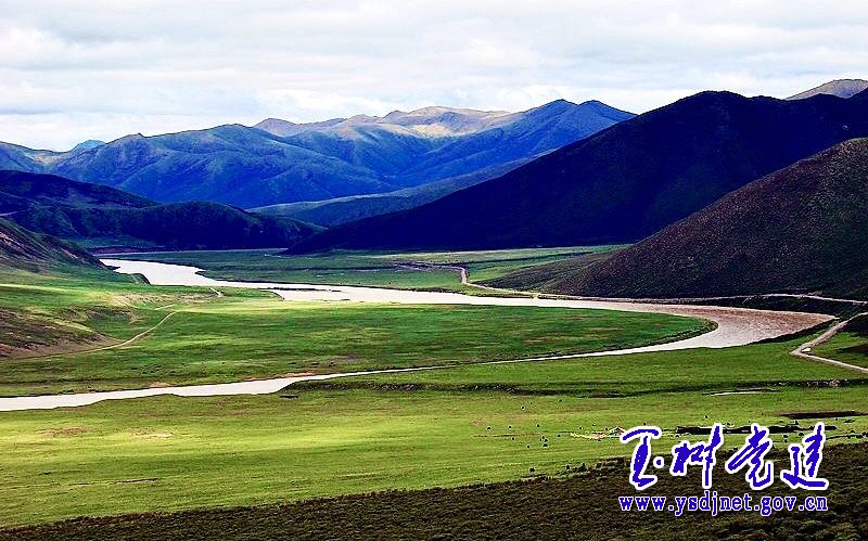 曲麻莱县：绿了牧场，富了移民