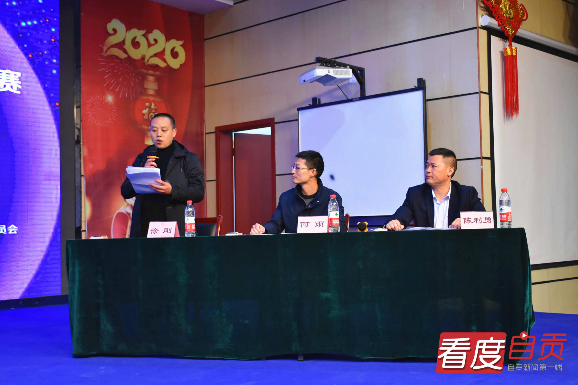 关于早恋利大于弊的辩词,如何给孩子讲早恋的后果和危害