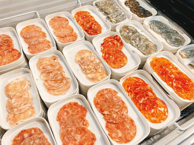 卢氏汉釜宫：海鲜、烤肉、小吃...通通不限量！豪横自助来啦！39.9元购汉釜宫单人自助餐，海鲜、烧烤、牛排、甜点...都是你的！