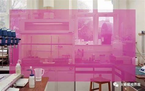 百老汇剧院舞台布景,唯一一个中国设计师