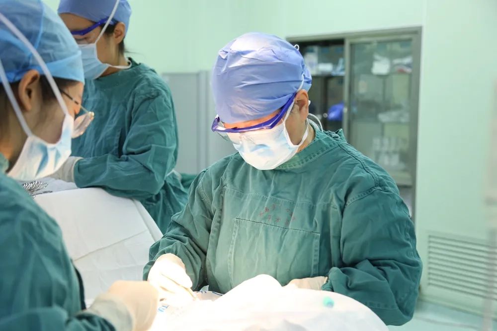 产后大出血孕妇后续,孕妇产后大出血8000ml